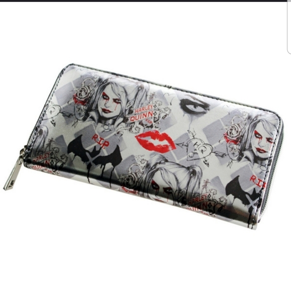 DC Comics Handbags - 🚨CLEARANCE 🚨Harley Quinn's Dark Knight Wallet